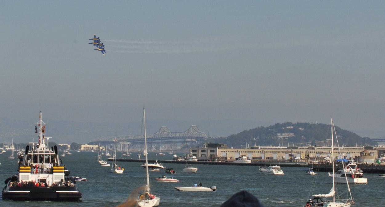 ./FleetWeek20091010_151444_9920BCX.jpg