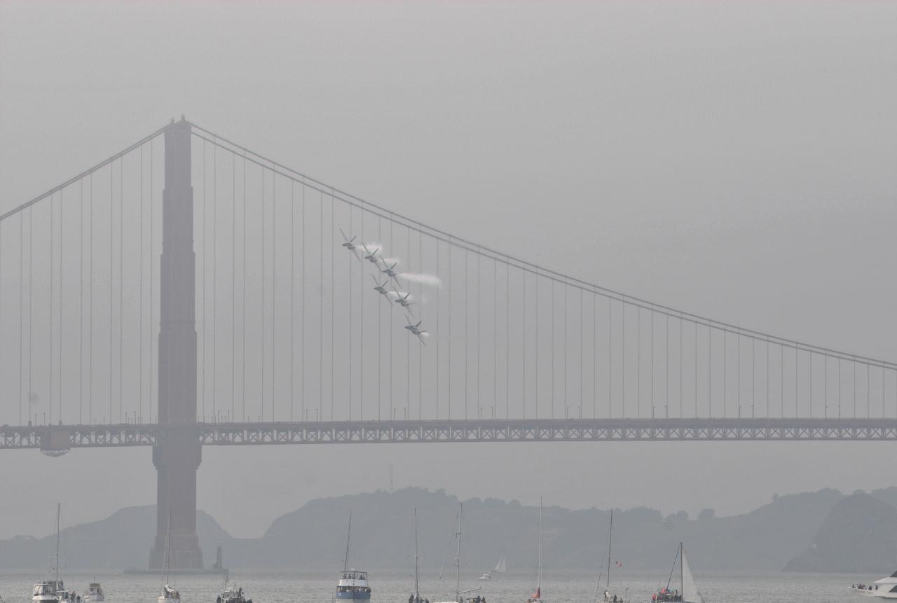 ./FleetWeek20091010_151834_9930BCX.jpg