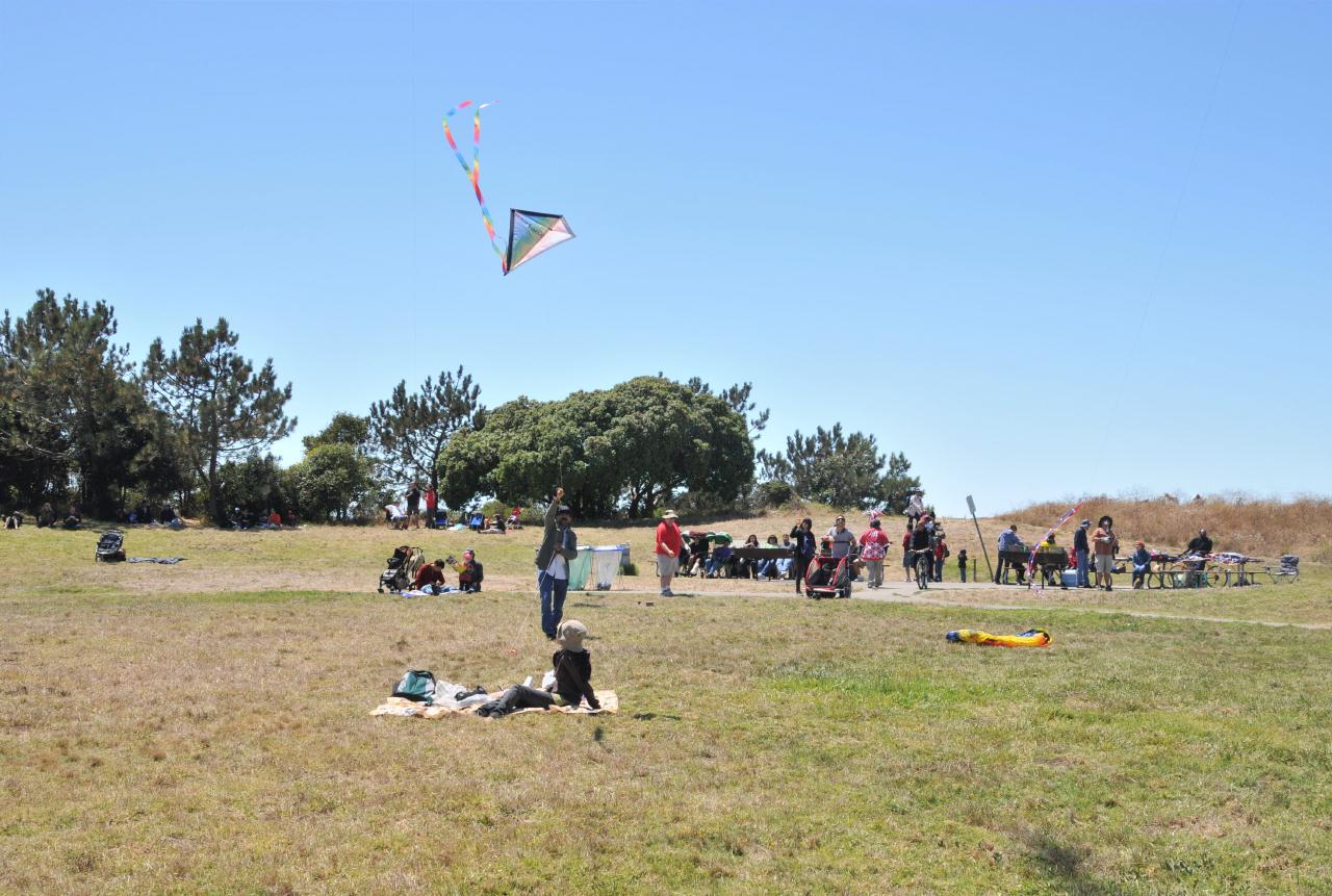 ./BerkeleyKite20090725_20_134516_7497BCX.jpg