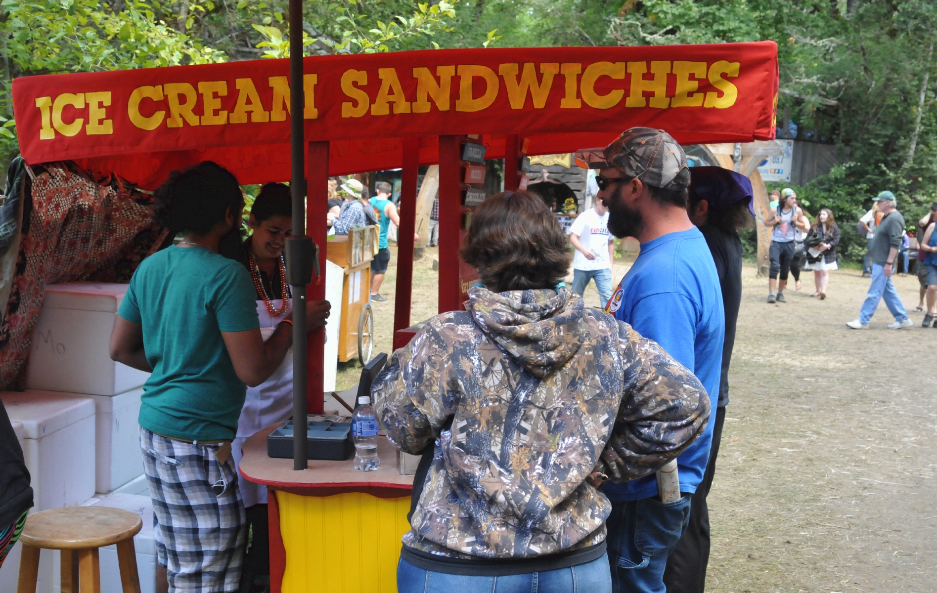 ./Oregon_Country_Fair_20160709_123602_C16_8109.jpg