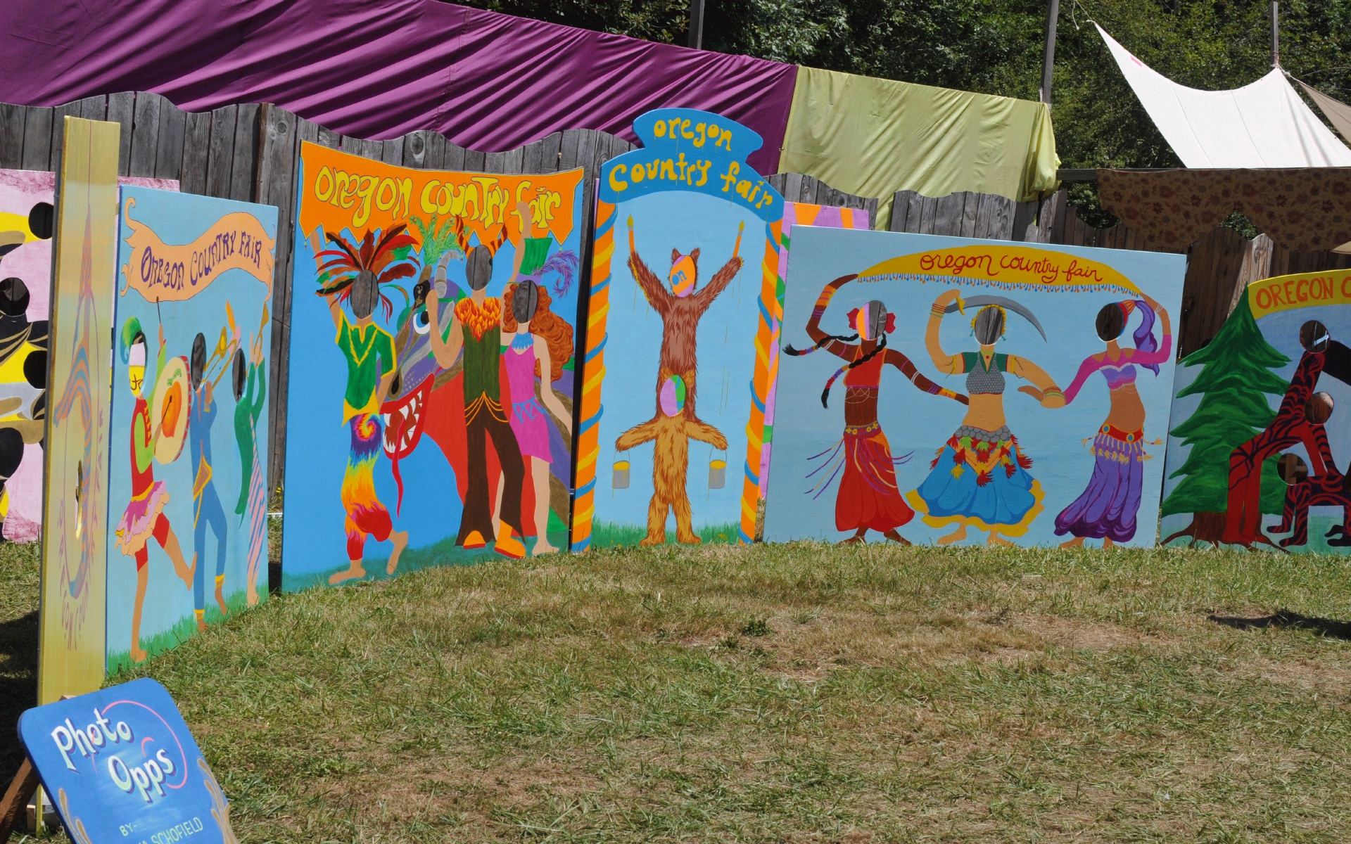 ./Photo_Ops__Art_at_the_Oregon_Country_Fair_20190713_123131_C19_3124.jpg