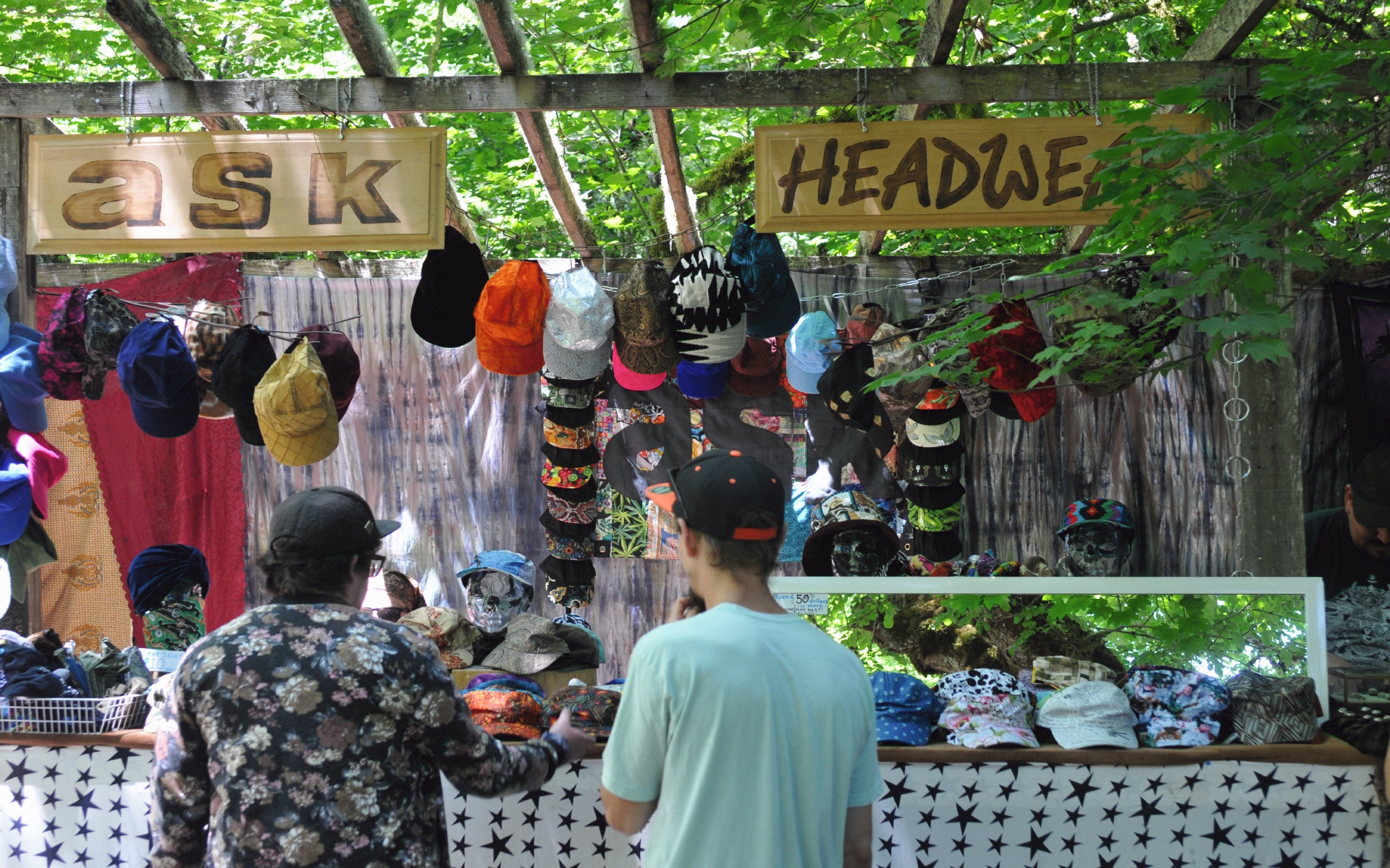 ./Booths_At_The_Oregon_Country_Fair_20190713_132551_C19_3259.jpg