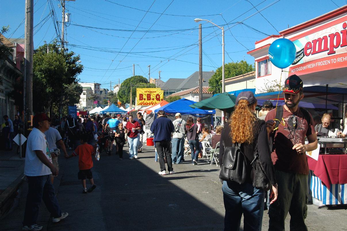 ./BernalFiesta2007_7089B.jpg