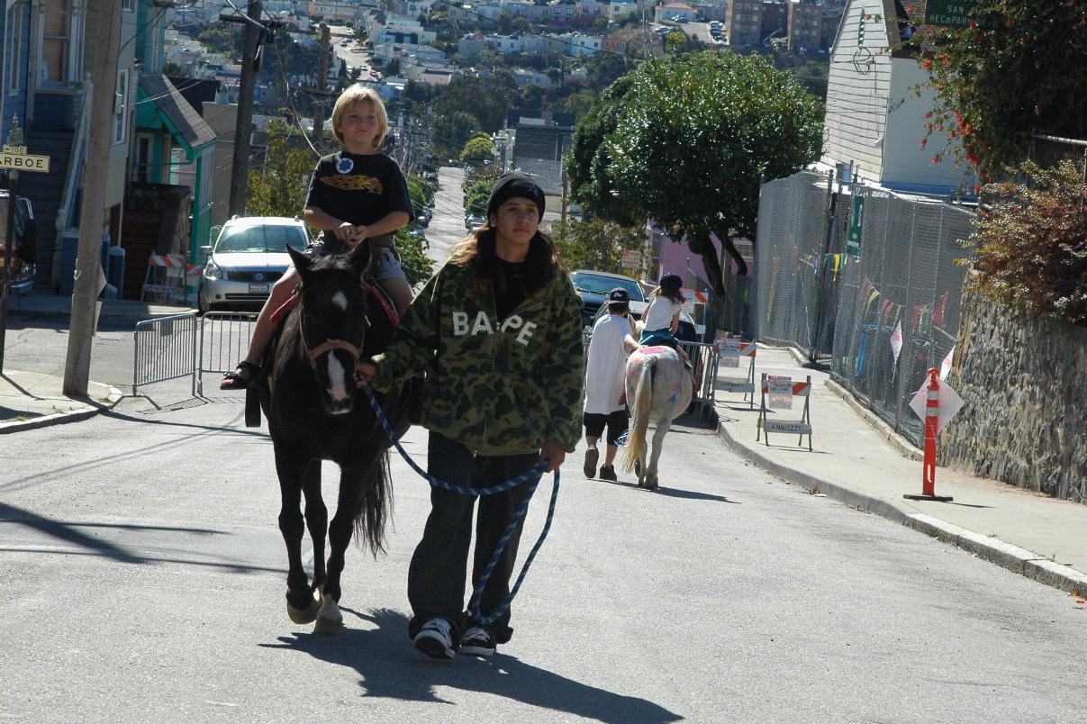 ./BernalFiesta2007_7099B.jpg