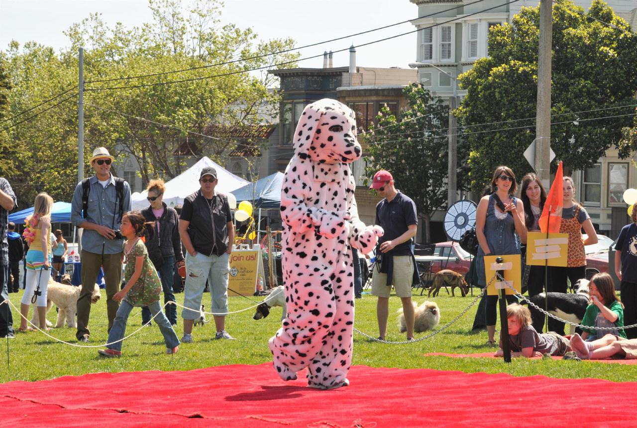 ./DogFestDuboceParkSF20100417_09_114458_3981BCX.jpg