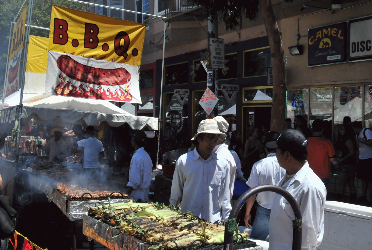 ./Haight_Street_Fair_20120610_134935_B12_5510.jpg