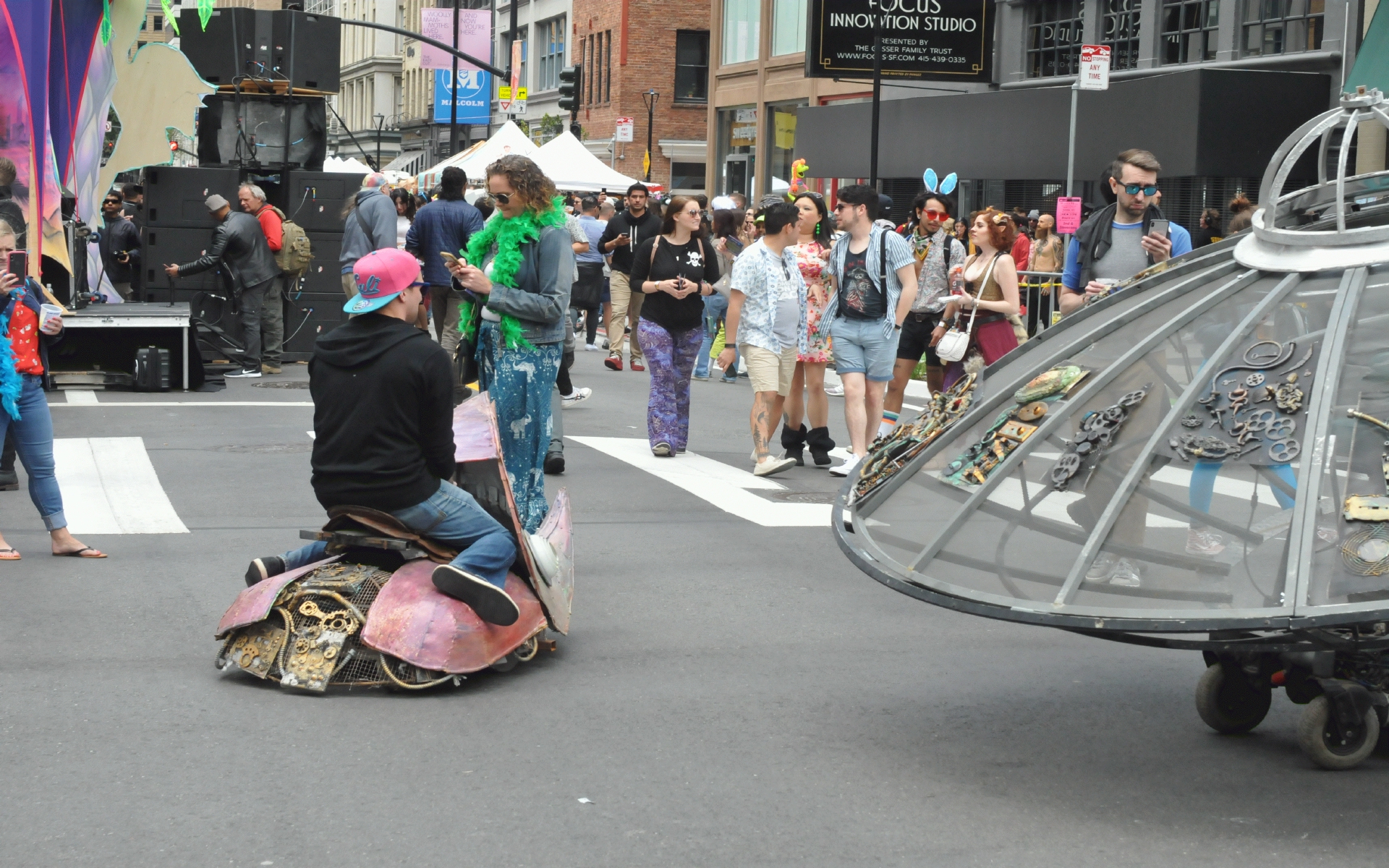 ./How_Weird_Street_Fair_2019_General_Rides_20190505_132643_C19_2779.jpg