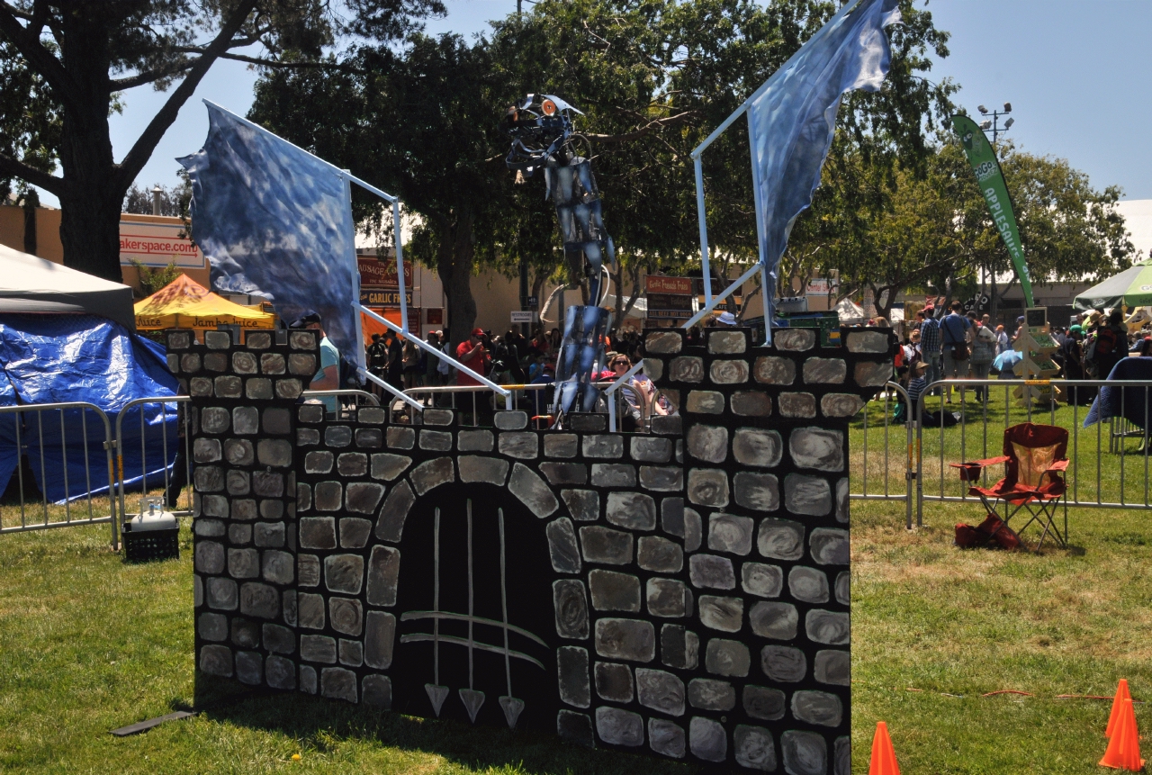 ./Maker_Faire_San_Mateo_Fairgrounds_20130518_114849_B13_3233.jpg