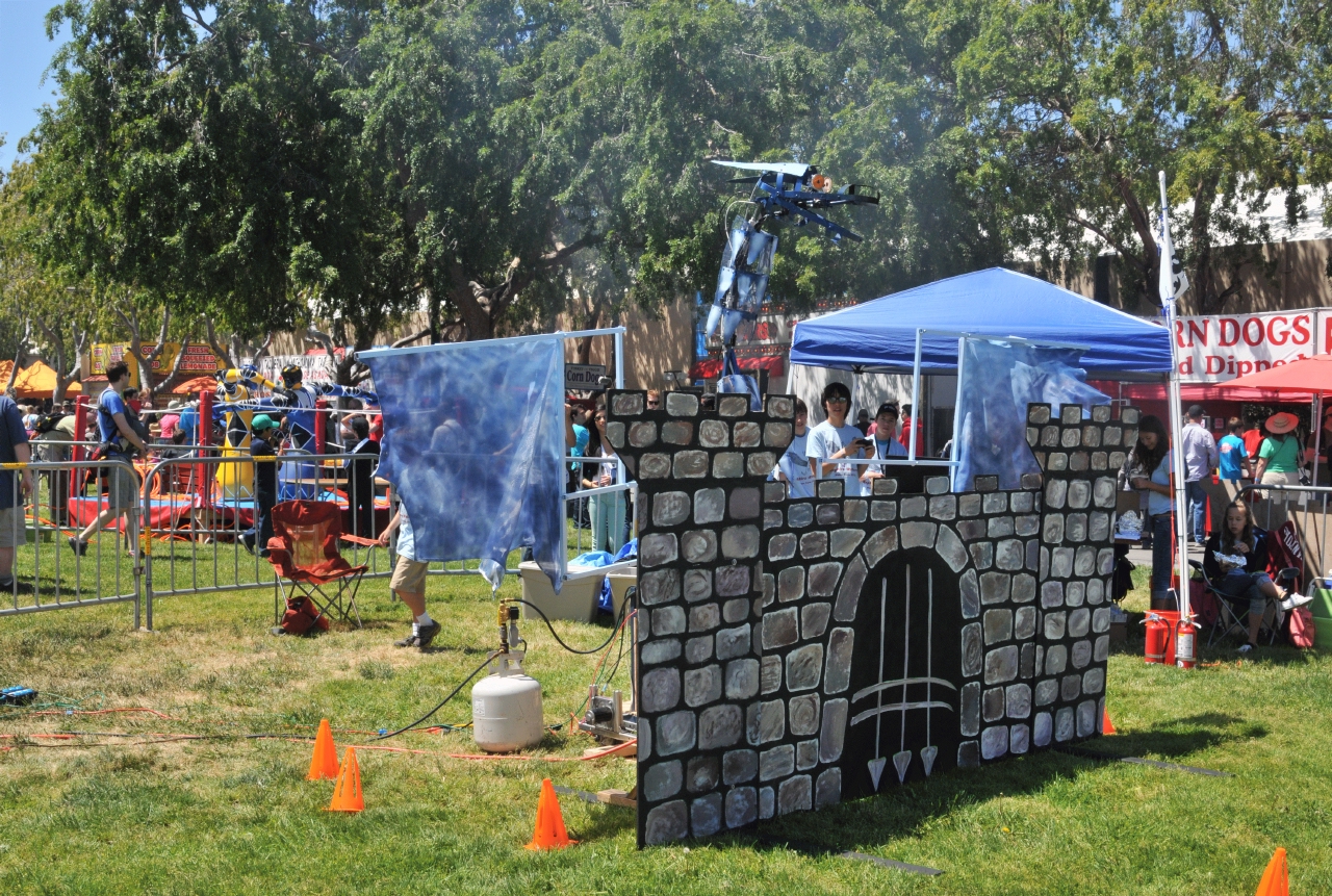 ./Maker_Faire_San_Mateo_Fairgrounds_20130518_114929_B13_3239.jpg