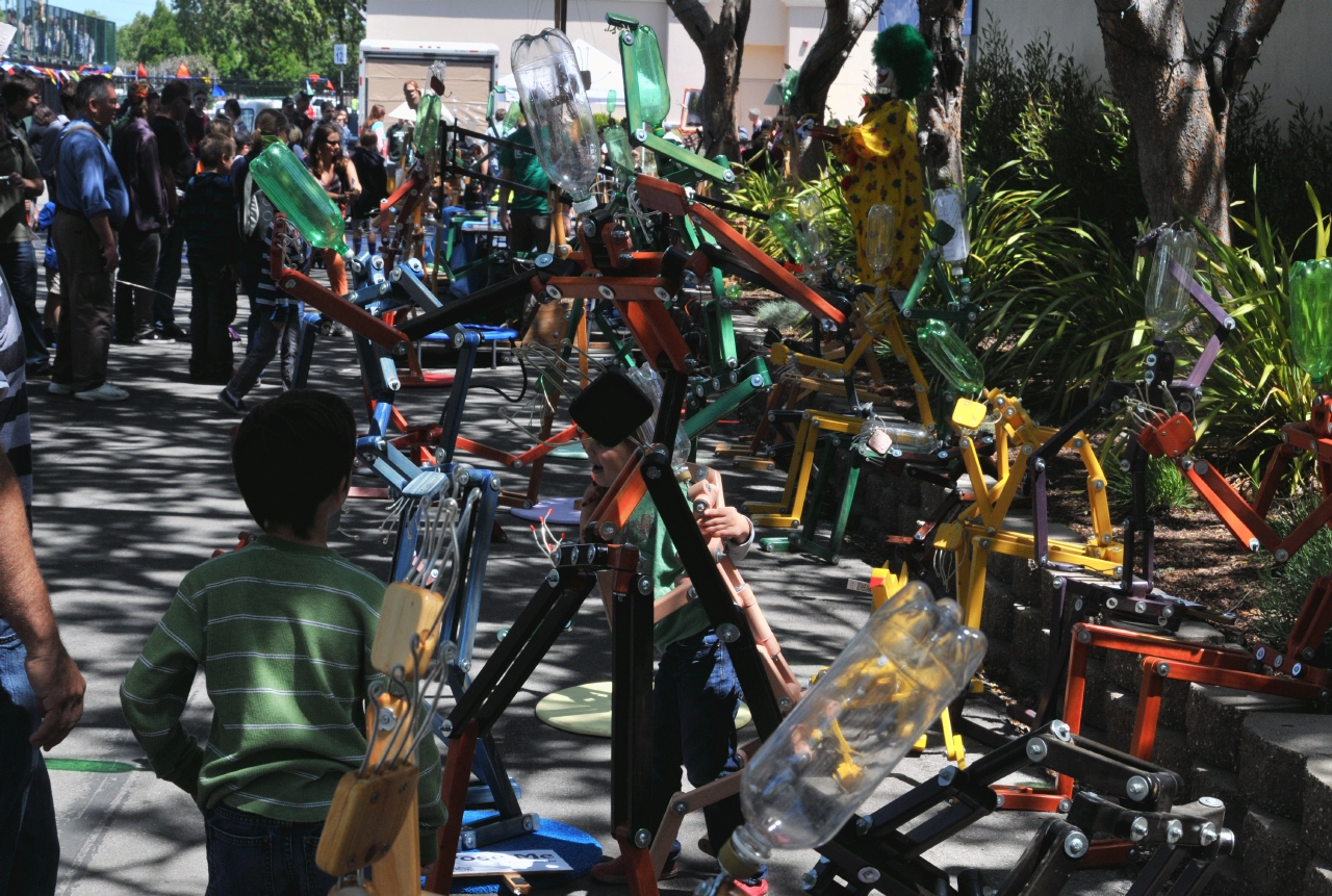 ./Maker_Faire_San_Mateo_Fairgrounds_20130518_114021_B13_3215.jpg