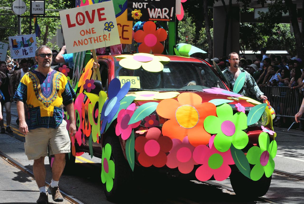 ./LGBTParadeSF20090628_089_121208_5893BCX.jpg