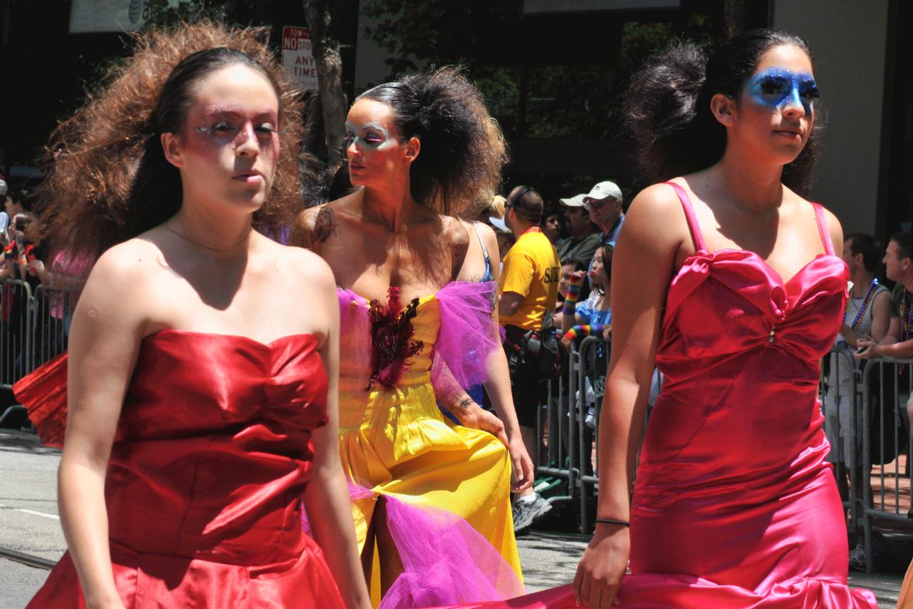 ./LGBTParadeSF20090628_139_131128_6268BCX.jpg