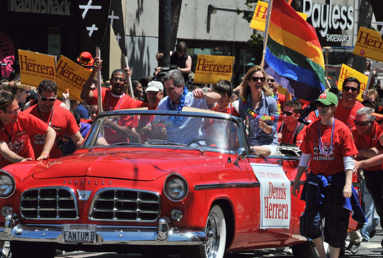 ./Pride_Parade_20110626_120630_B11_5917.jpg