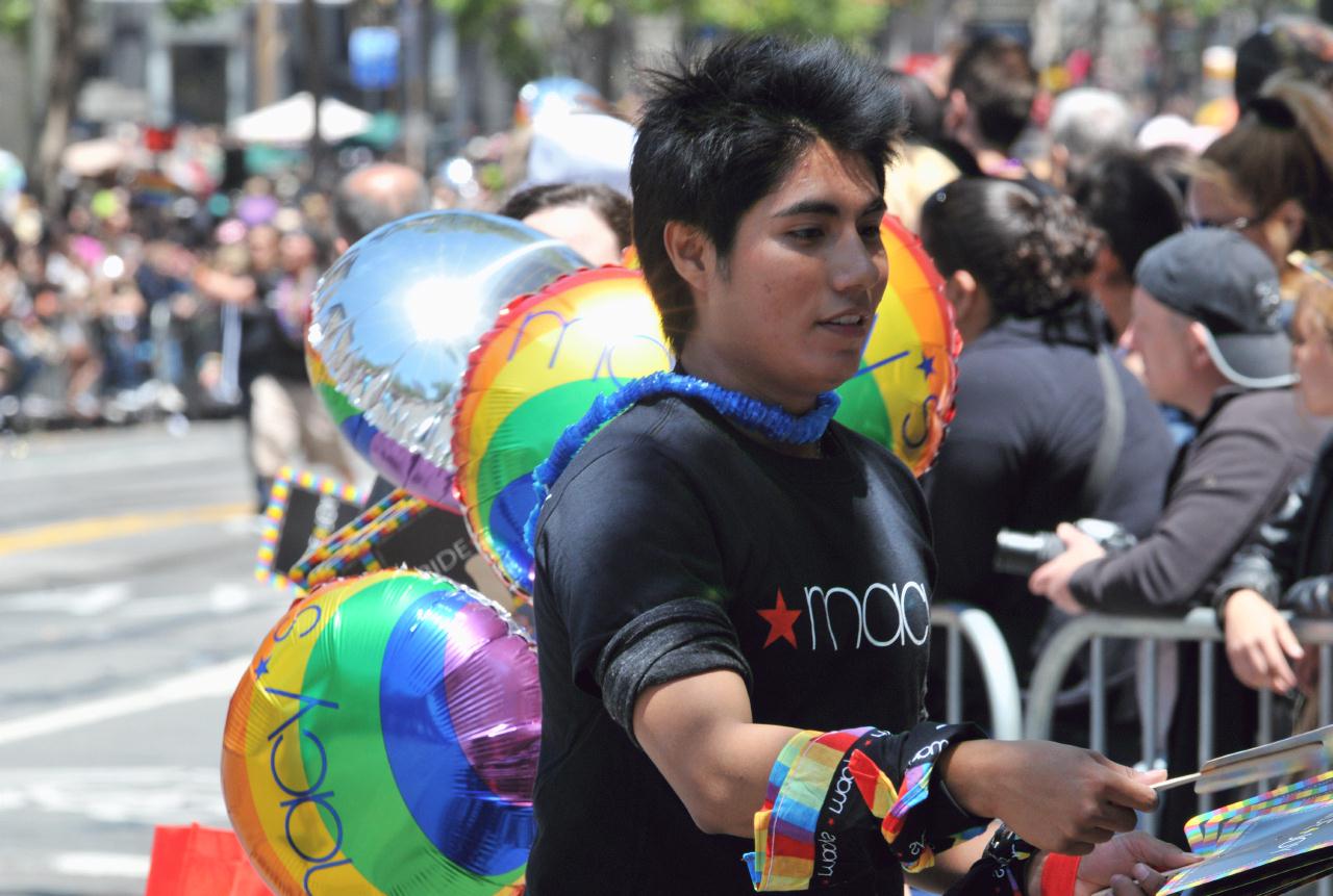 ./Pride_People_20110626_133050_B11_6522.jpg