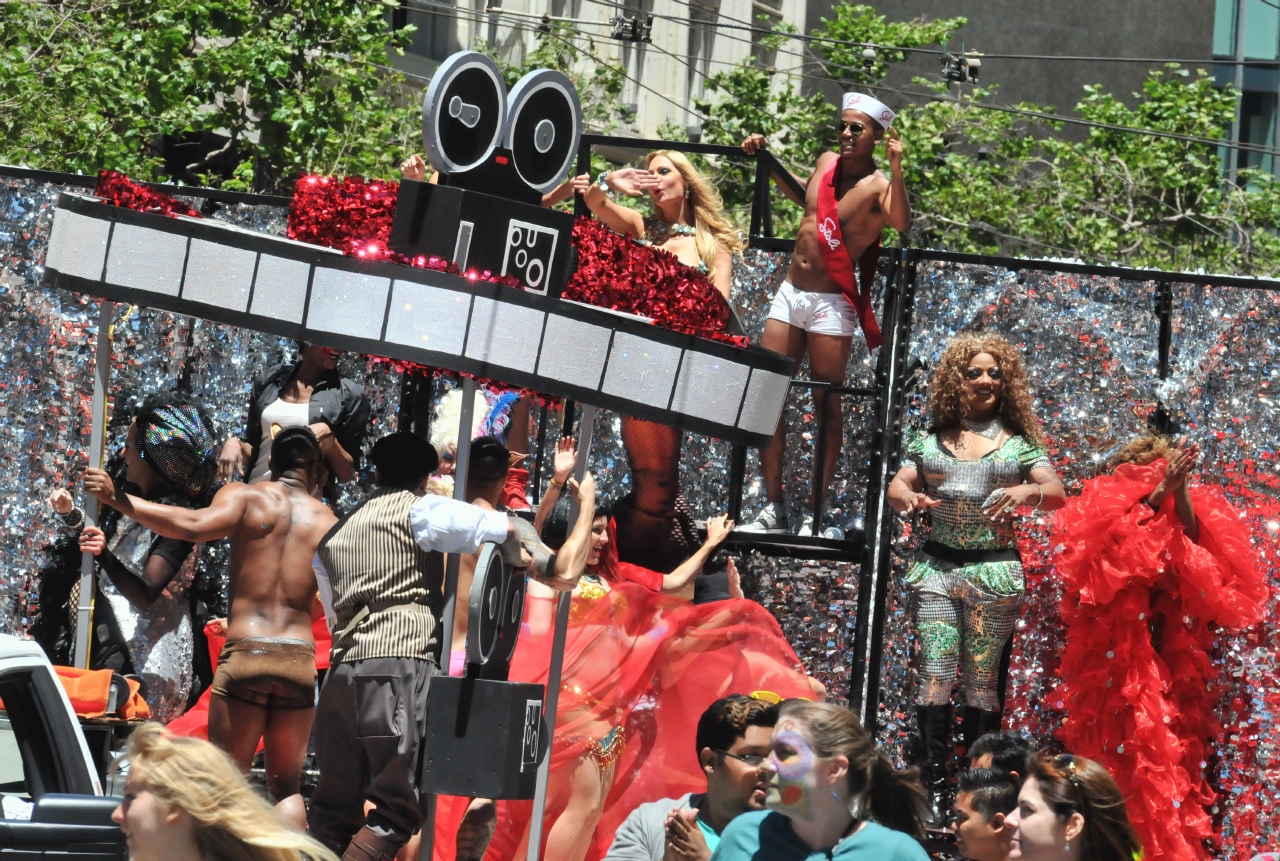 ./Pride_Parade_San_Francisco_20120624_133543_B12_6758.jpg