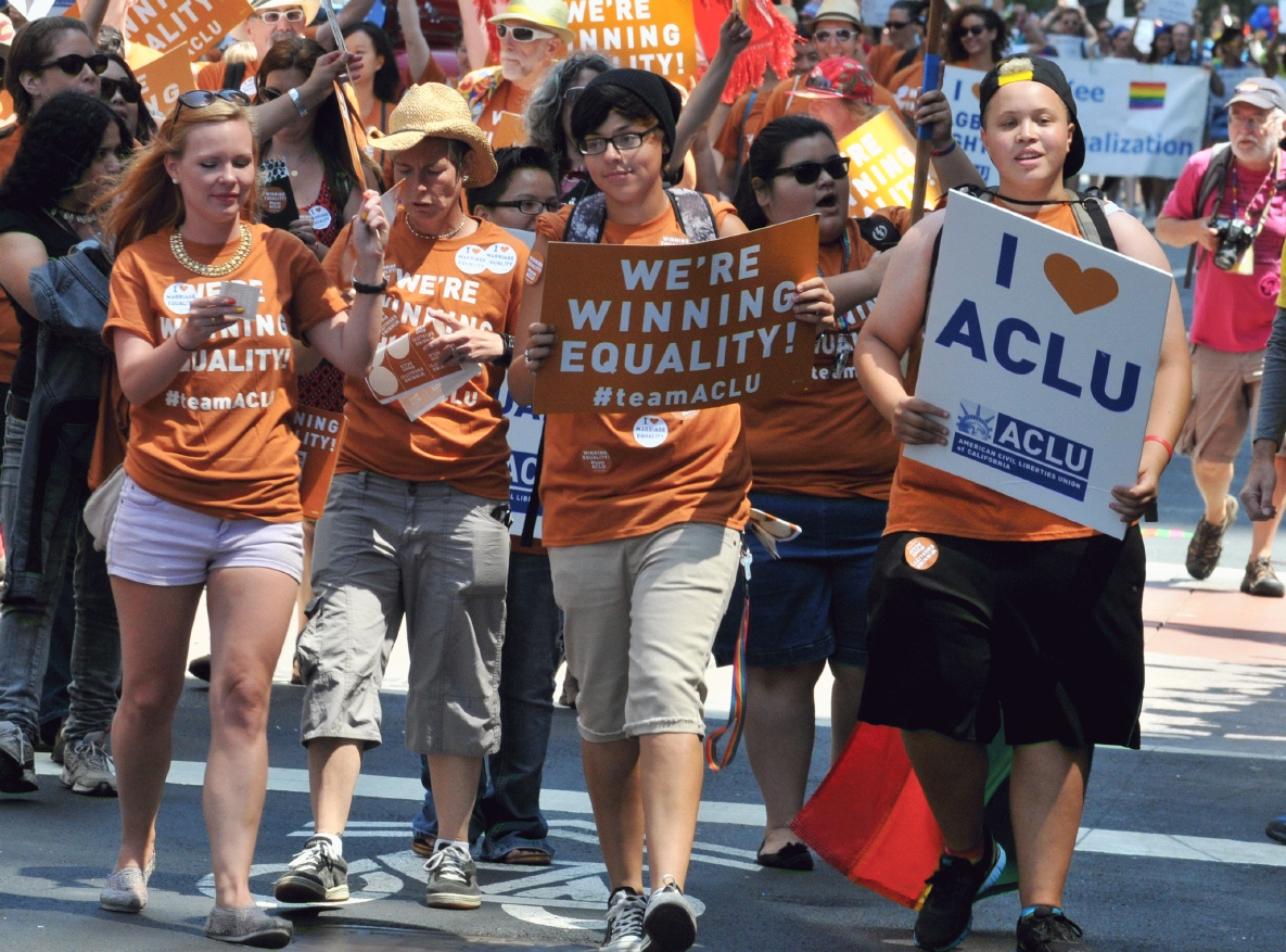 ./San_Francisco_LGBT_Pride_Parade_20130630_113108_B13_6020.jpg