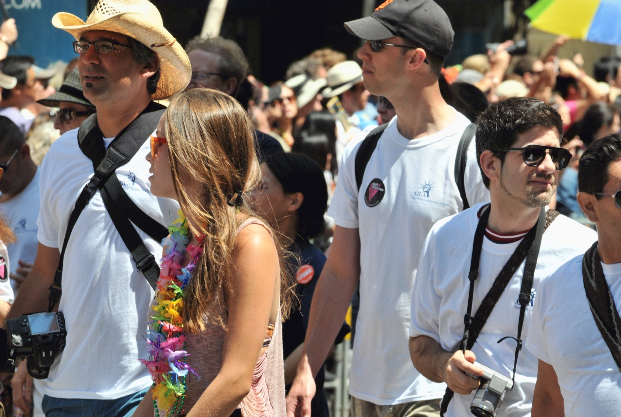 ./San_Francisco_LGBT_Pride_Parade_20130630_114049_B13_6091.jpg