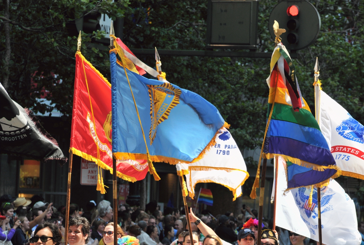 ./San_Francisco_LGBT_Pride_Parade_20130630_111418_B13_5918.jpg