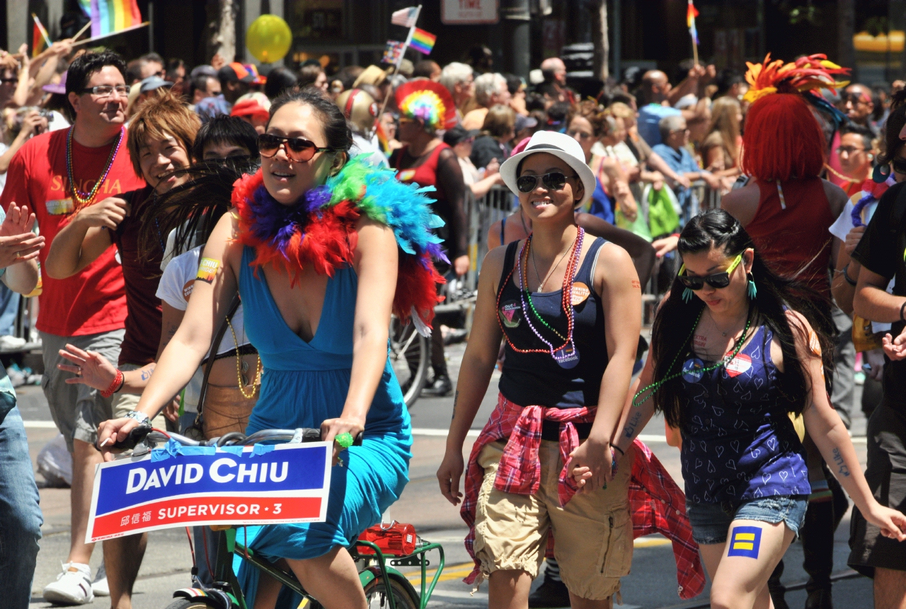 ./San_Francisco_LGBT_Pride_Parade_20130630_122353_B13_6489.jpg