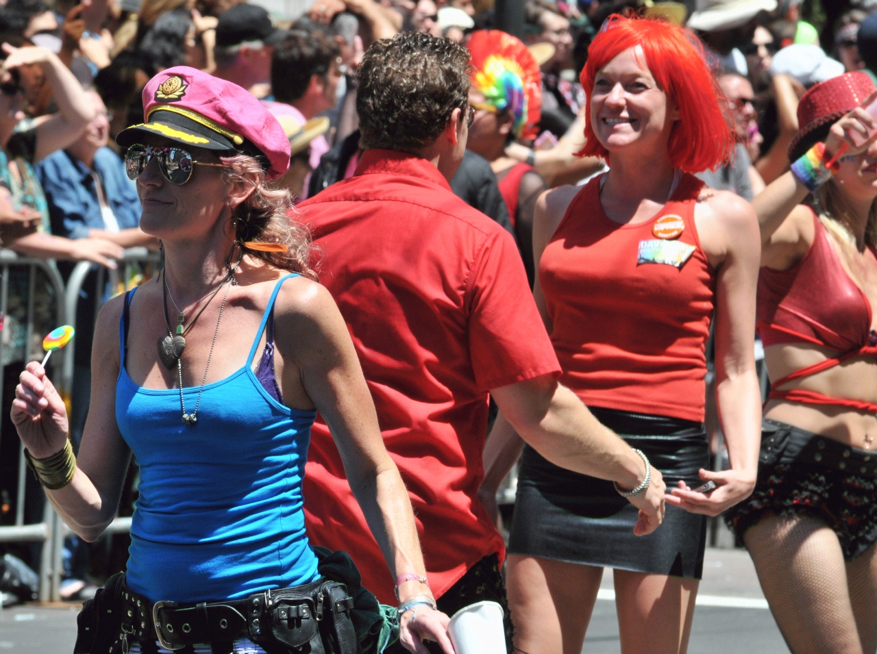 ./San_Francisco_LGBT_Pride_Parade_20130630_122413_B13_6499.jpg