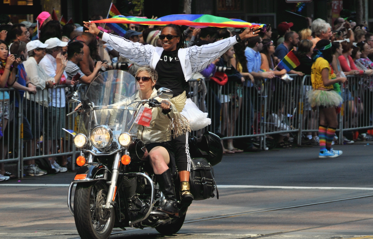 ./San_Francisco_LGBT_Pride_Parade_20130630_103824_B13_5672.jpg