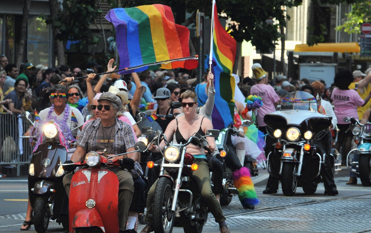 ./San_Francisco_LGBT_Pride_Parade_20130630_103944_B13_5679.jpg