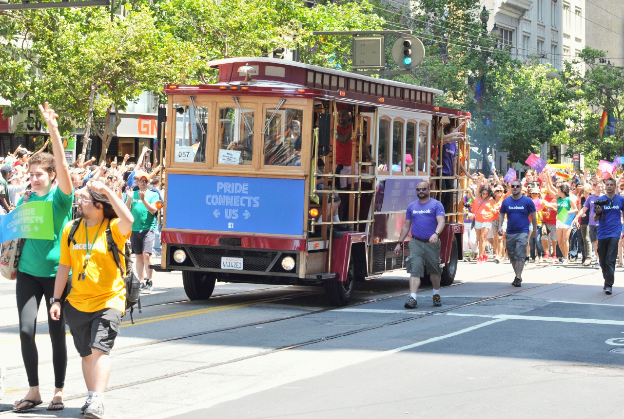 ./San_Francisco_LGBT_Pride_Parade_20130630_121340_B13_6362.jpg