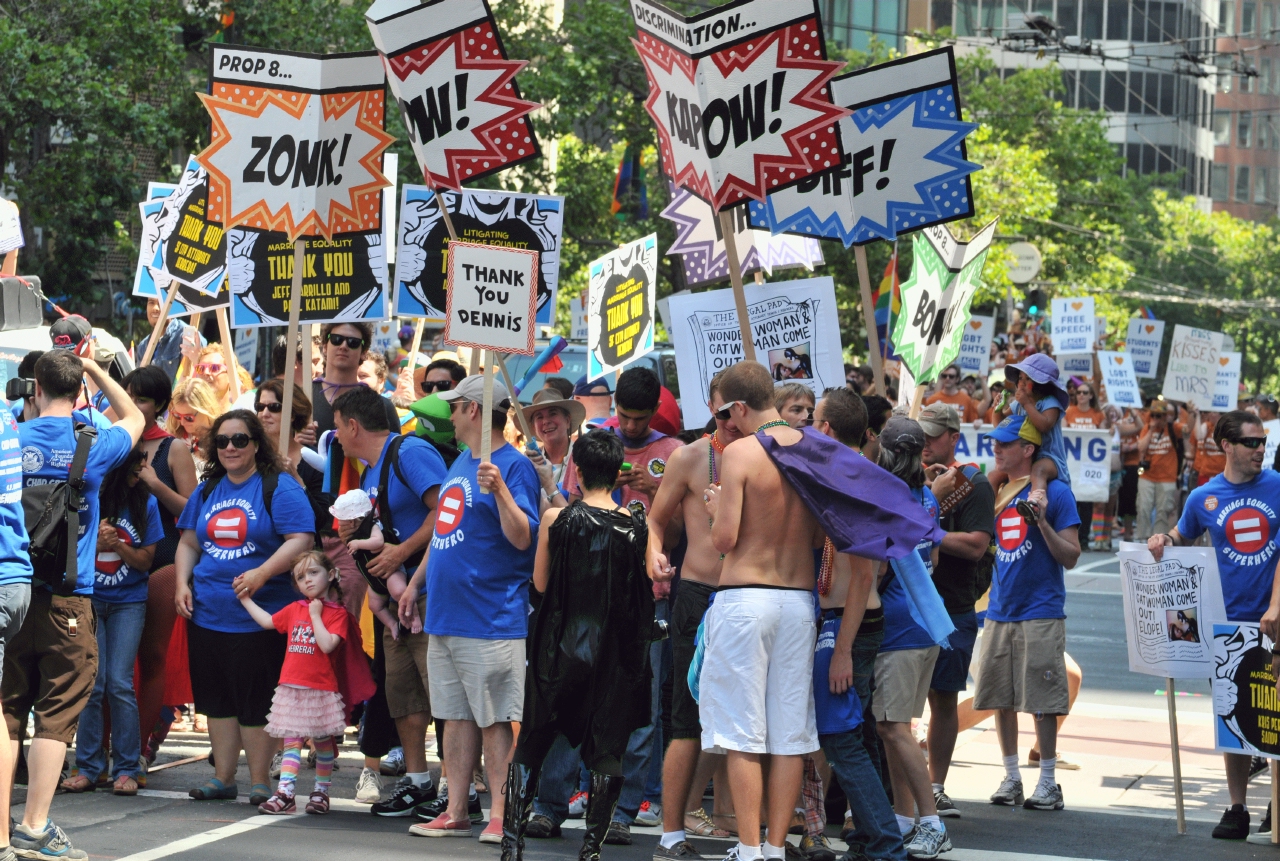 ./San_Francisco_LGBT_Pride_Parade_20130630_112915_B13_5996.jpg