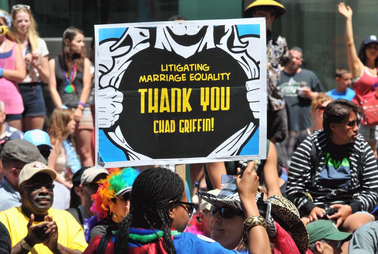 ./San_Francisco_LGBT_Pride_Parade_20130630_113046_B13_6017.jpg