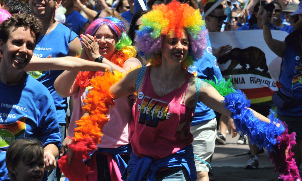 ./San_Francisco_LGBT_Pride_Parade_20130630_122955_B13_6571.jpg