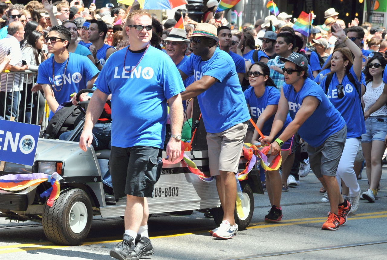 ./San_Francisco_LGBT_Pride_Parade_20130630_114826_B13_6172.jpg