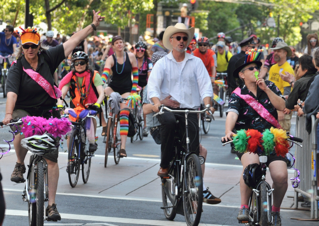 ./San_Francisco_LGBT_Pride_Parade_20130630_104551_B13_5718.jpg