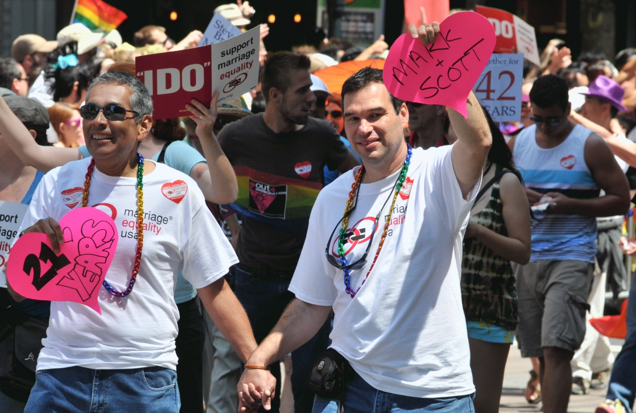 ./San_Francisco_LGBT_Pride_Parade_20130630_114505_B13_6136.jpg