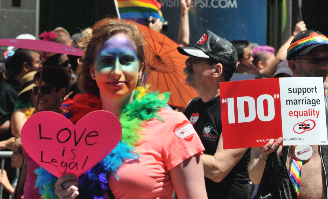 ./San_Francisco_LGBT_Pride_Parade_20130630_114510_B18_6141.jpg