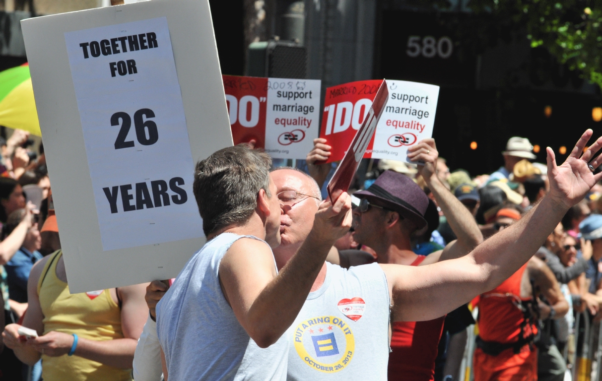 ./San_Francisco_LGBT_Pride_Parade_20130630_114526_B13_6144.jpg