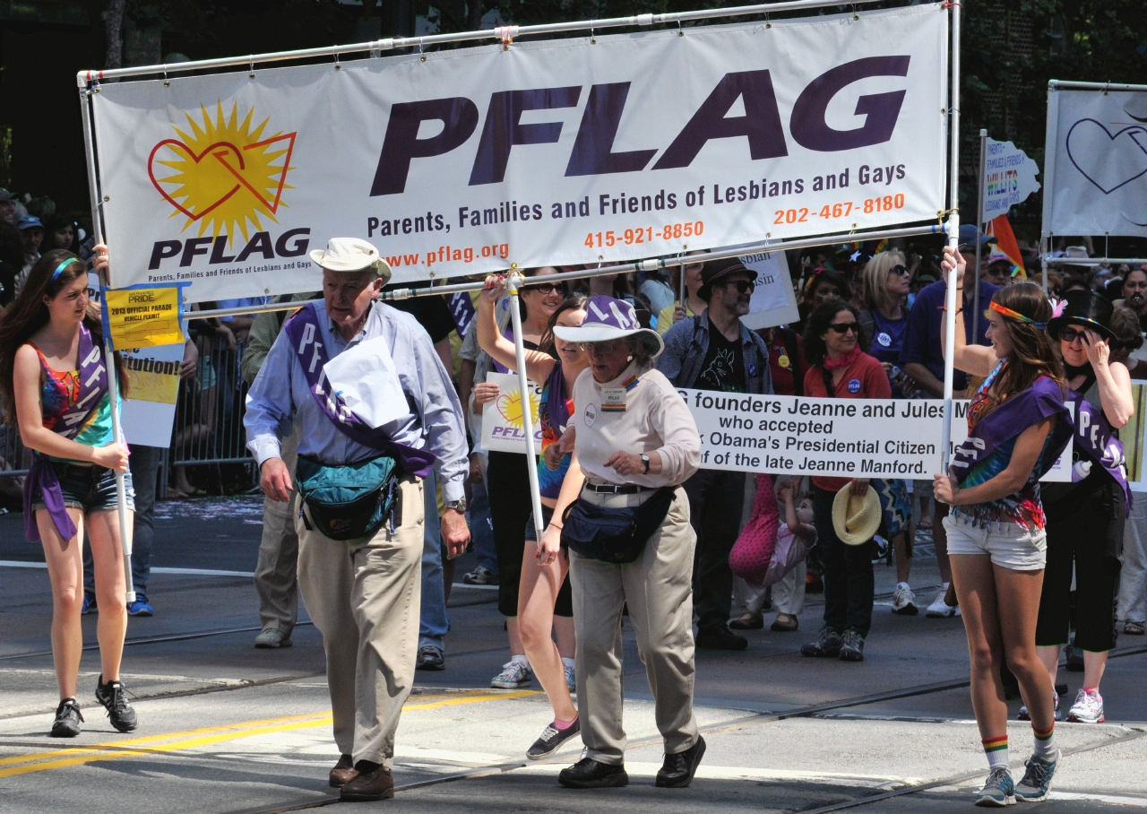 ./San_Francisco_LGBT_Pride_Parade_20130630_110348_B13_5817.jpg