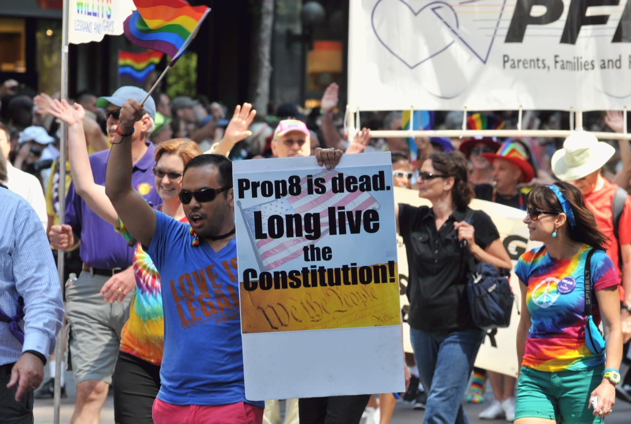 ./San_Francisco_LGBT_Pride_Parade_20130630_110407_B13_5820.jpg