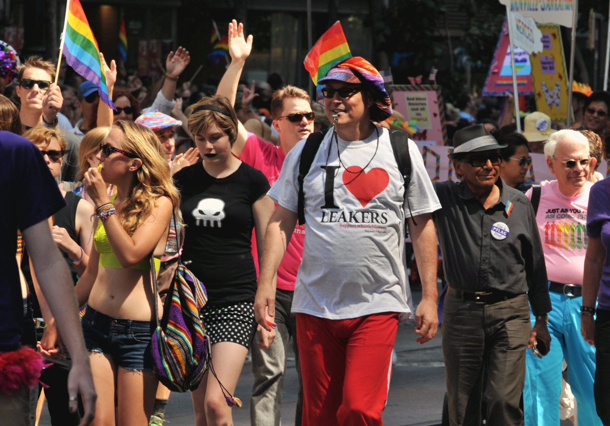 ./San_Francisco_LGBT_Pride_Parade_20130630_110416_B13_5822.jpg