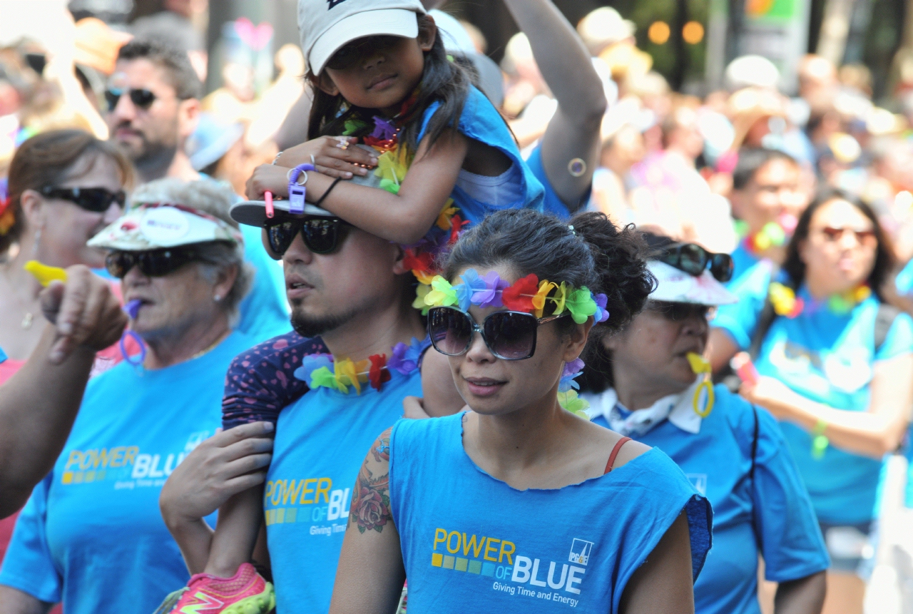 ./San_Francisco_LGBT_Pride_Parade_20130630_123259_B13_6603.jpg