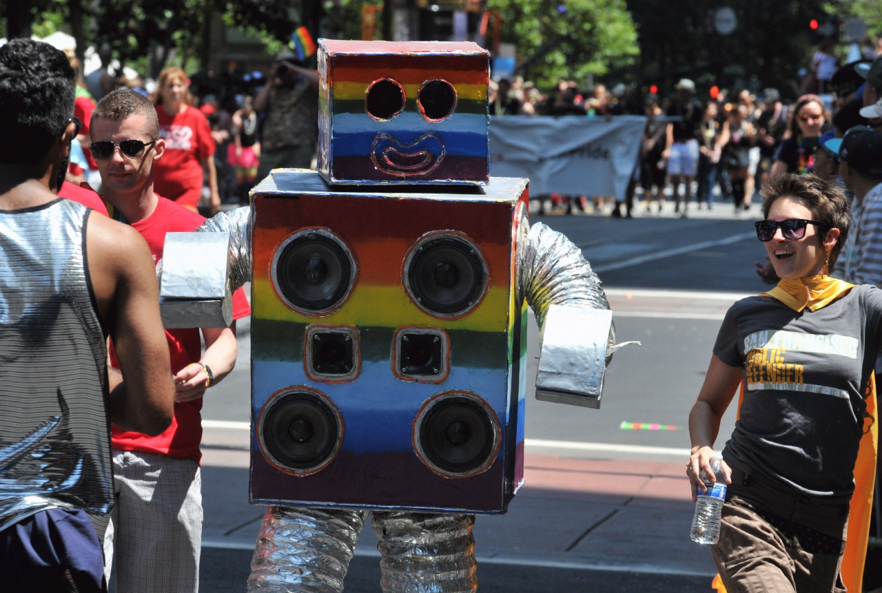 ./San_Francisco_LGBT_Pride_Parade_20130630_121736_B13_6429.jpg