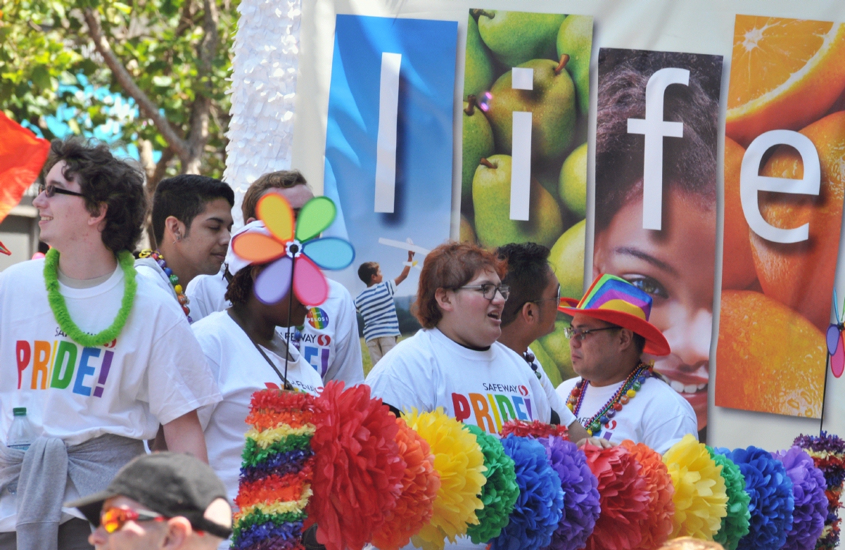 ./San_Francisco_LGBT_Pride_Parade_20130630_121528_B13_6401.jpg