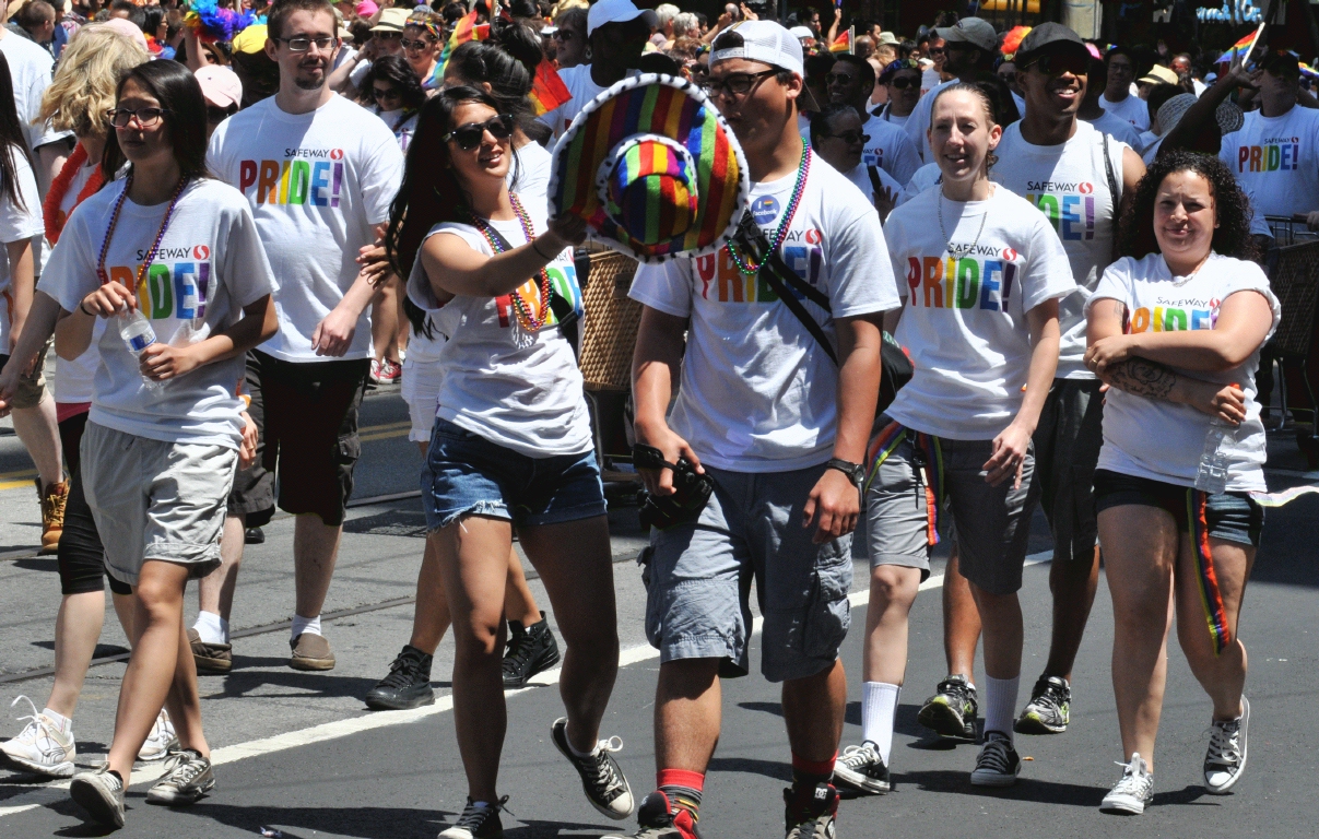 ./San_Francisco_LGBT_Pride_Parade_20130630_121558_B13_6411.jpg