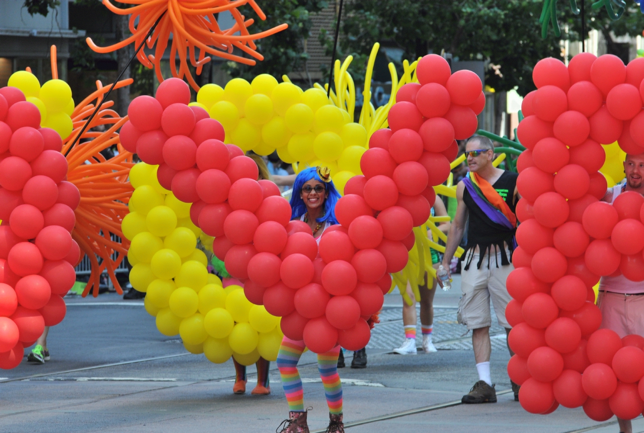 ./San_Francisco_LGBT_Pride_Parade_20130630_105822_B13_5757.jpg