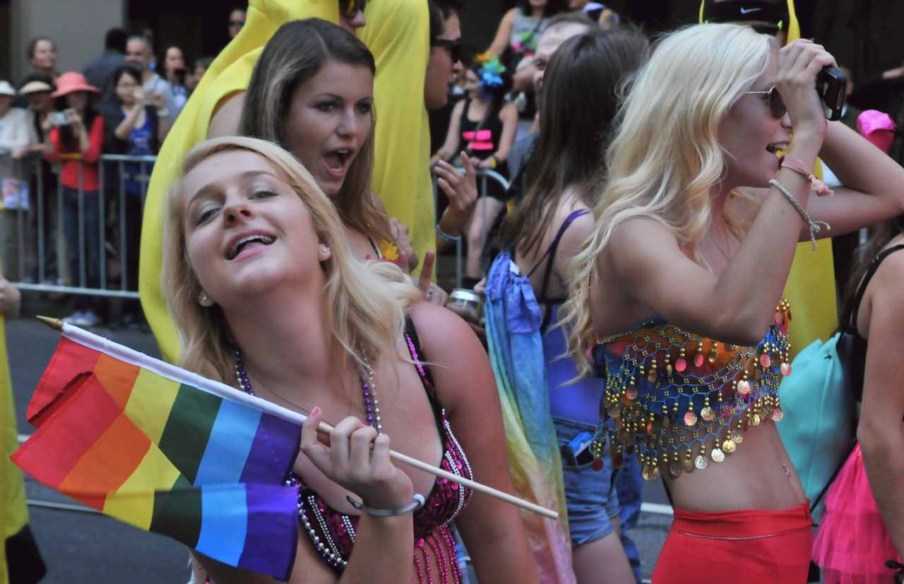 ./San_Francisco_Pride_Parade_20140629_105628_C14_5861.jpg