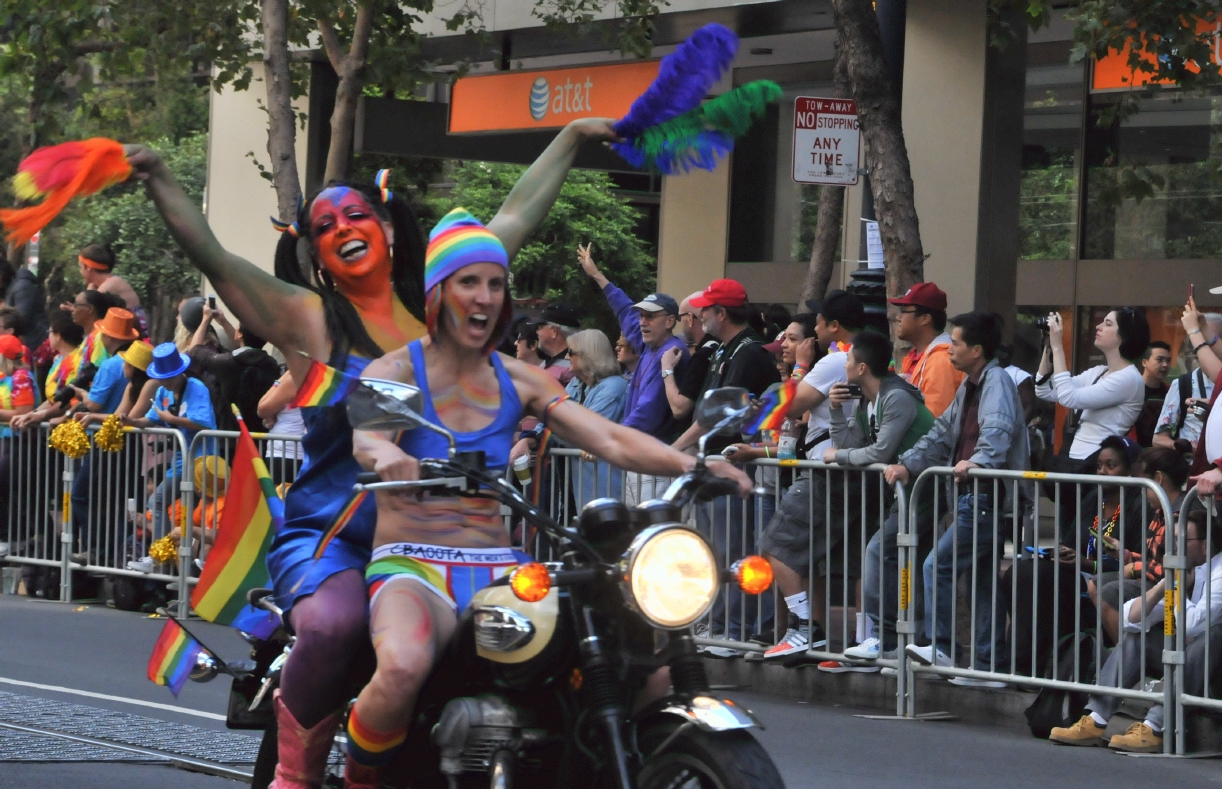 ./San_Francisco_Pride_Parade_20140629_103159_C14_5684.jpg