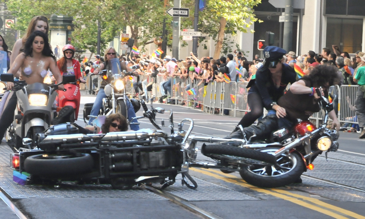 ./San_Francisco_Pride_Parade_20140629_103303_C14_5700.jpg