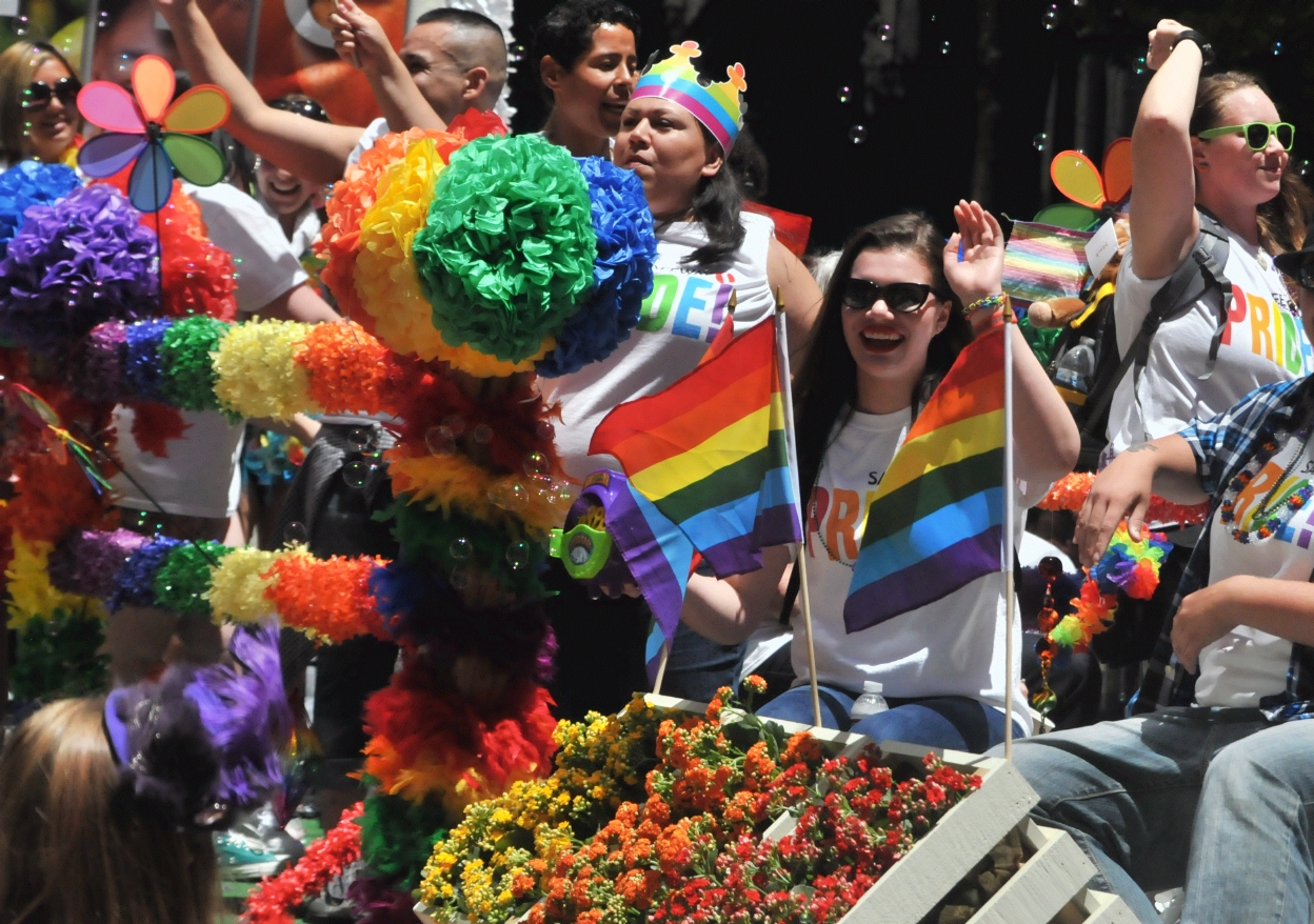 ./San_Francisco_Pride_Parade_20140629_132512_C14_7464.jpg