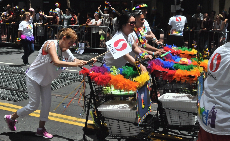 ./San_Francisco_Pride_Parade_20140629_132621_C14_7476.jpg