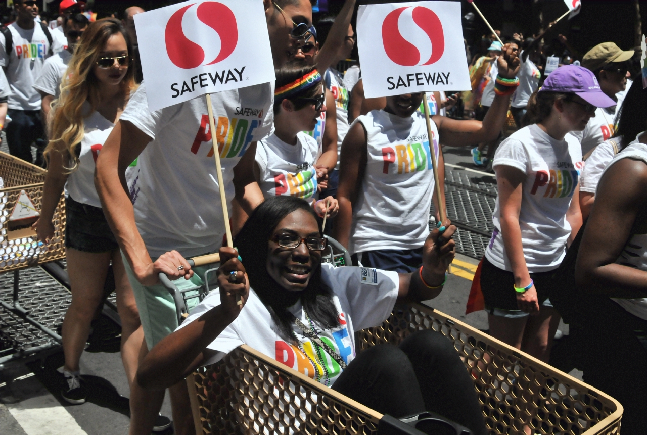 ./San_Francisco_Pride_Parade_20140629_132649_C14_7489.jpg