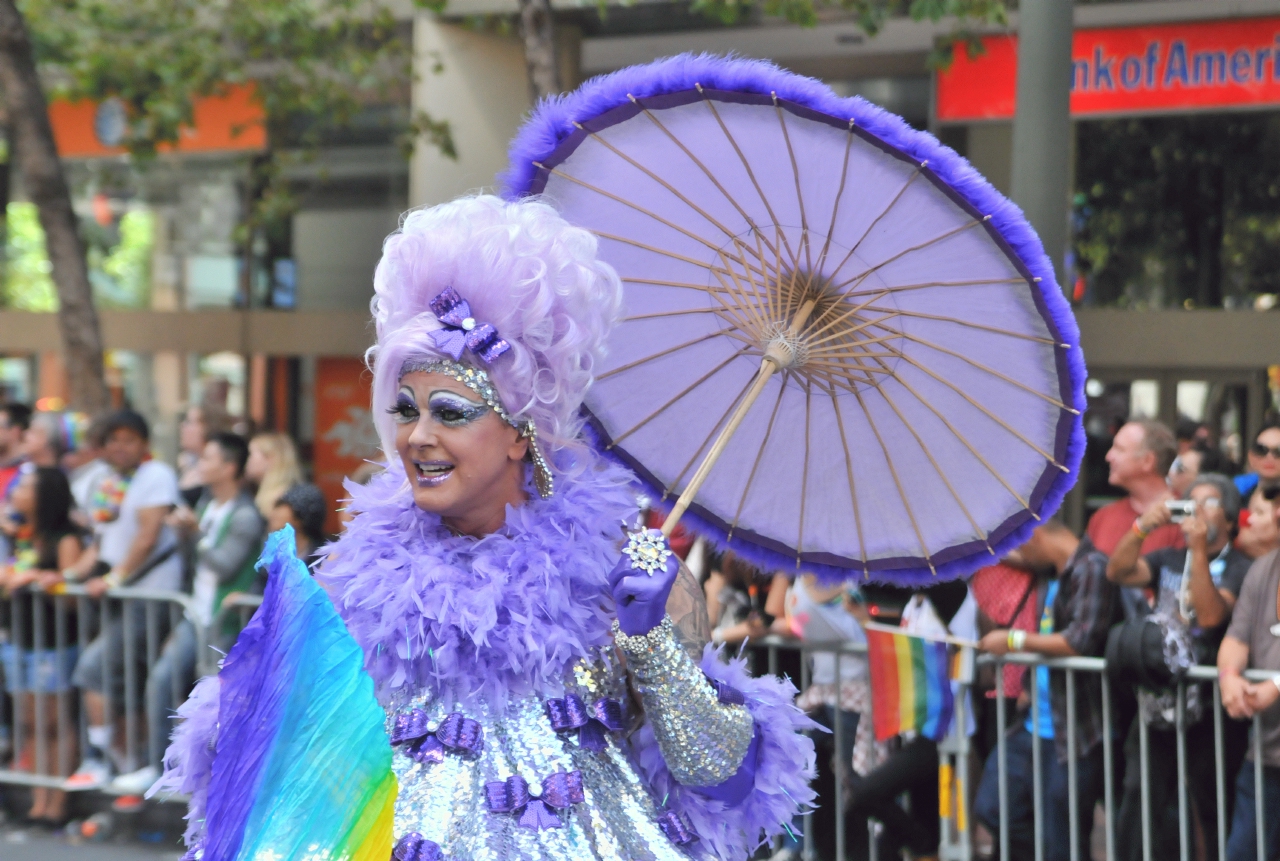 ./San_Francisco_Pride_Parade_20140629_114536_C14_6382.jpg